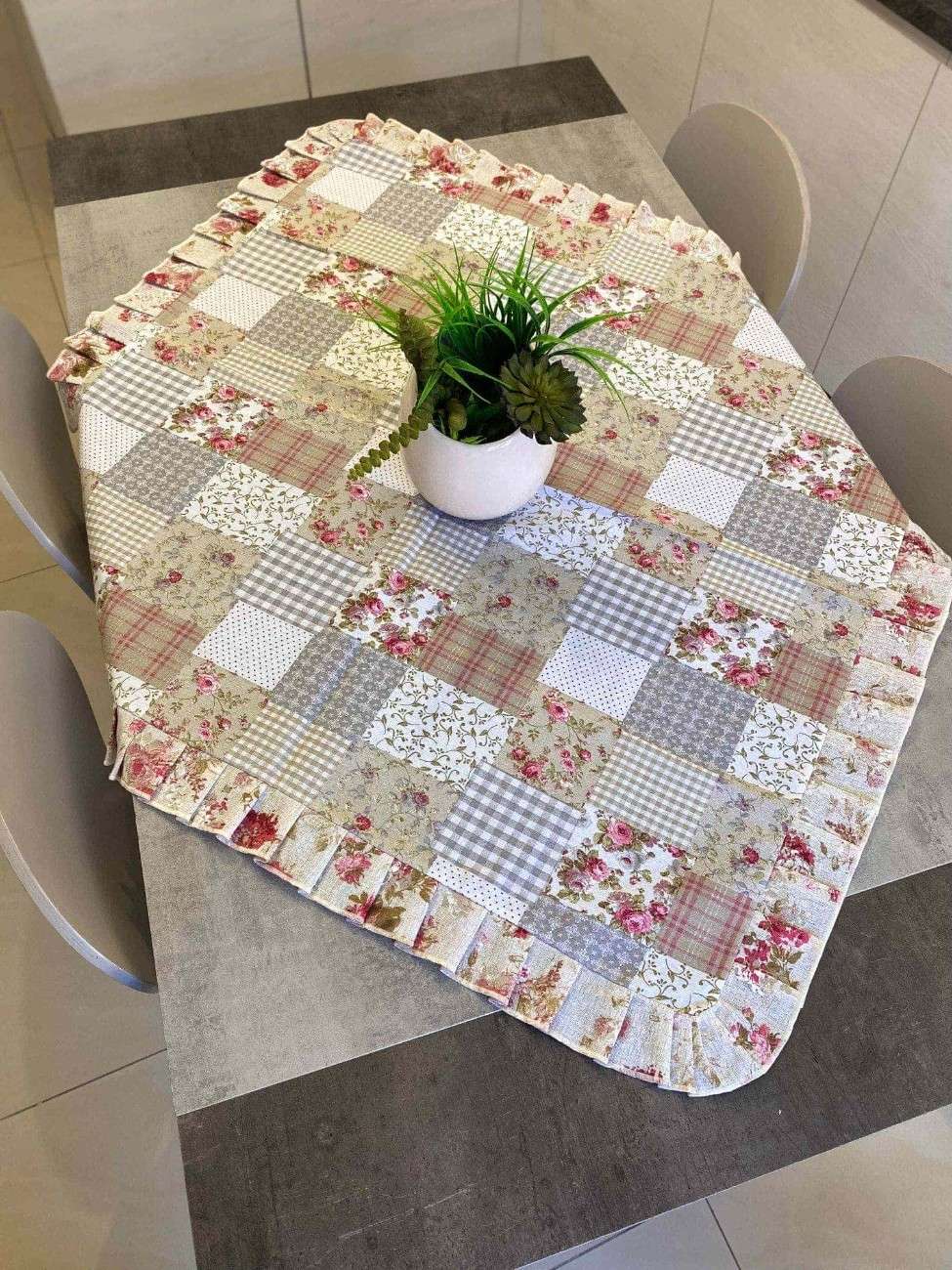 Centro tavola fantasia PATCHWORK - rosa