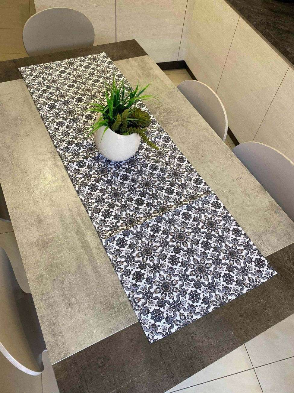 Centro tavola fantasia CERAMICA -  nero