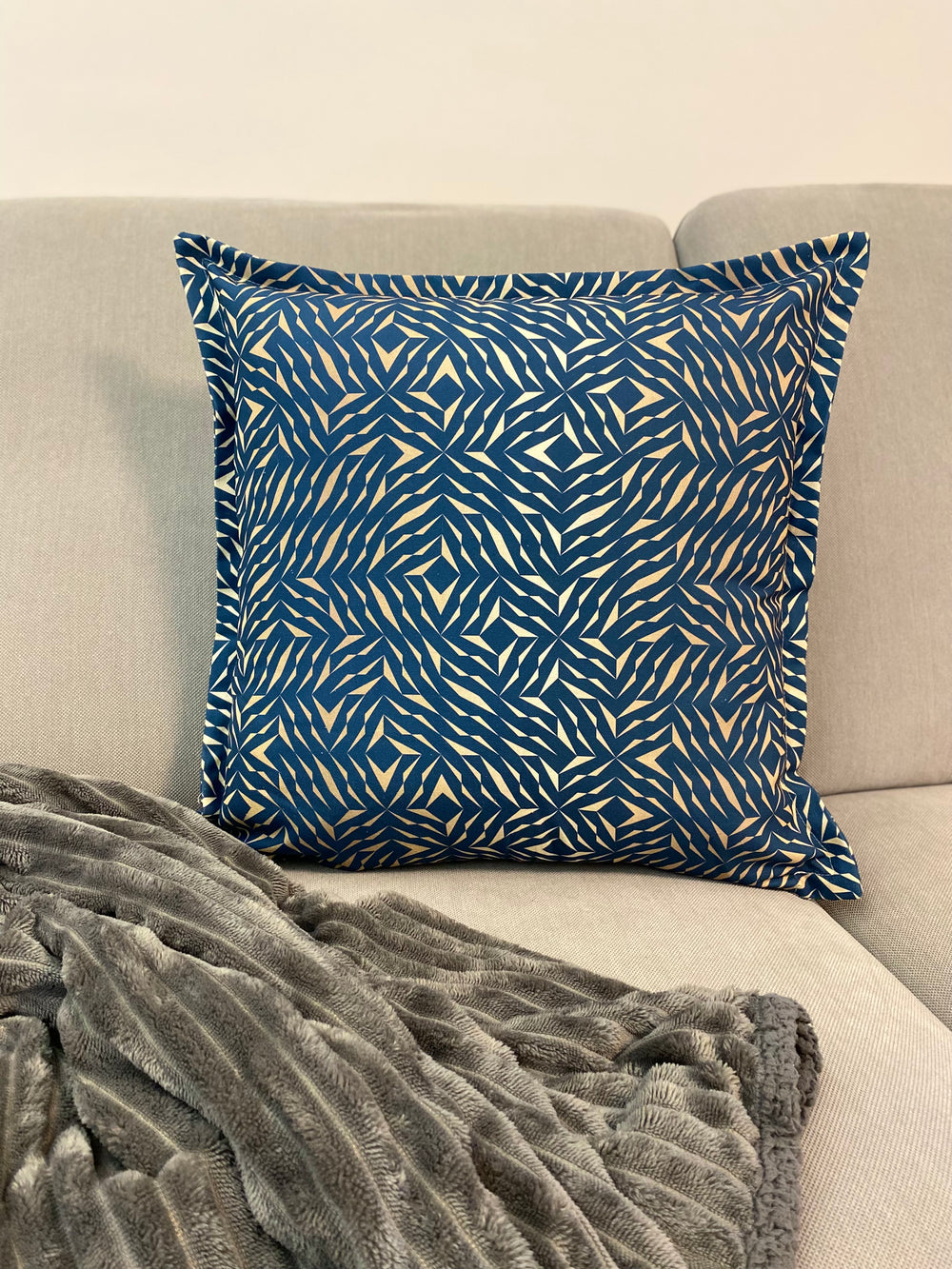 Cuscino arredo fantasia CIPRO blu