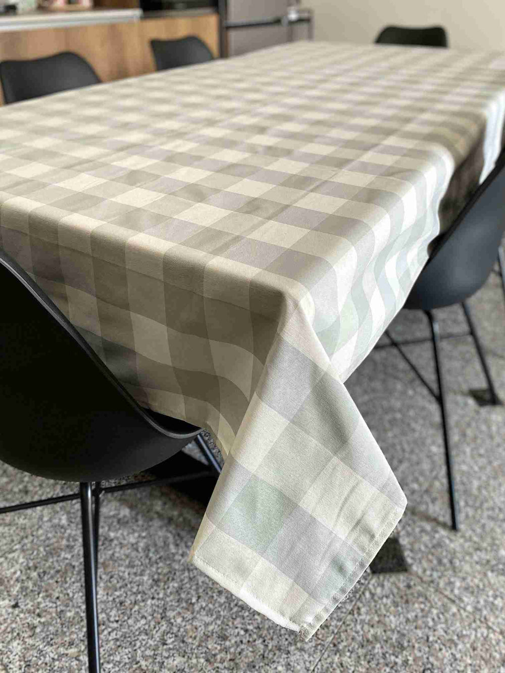 Tovaglia da tavola fantasia quadrettato grande grigio