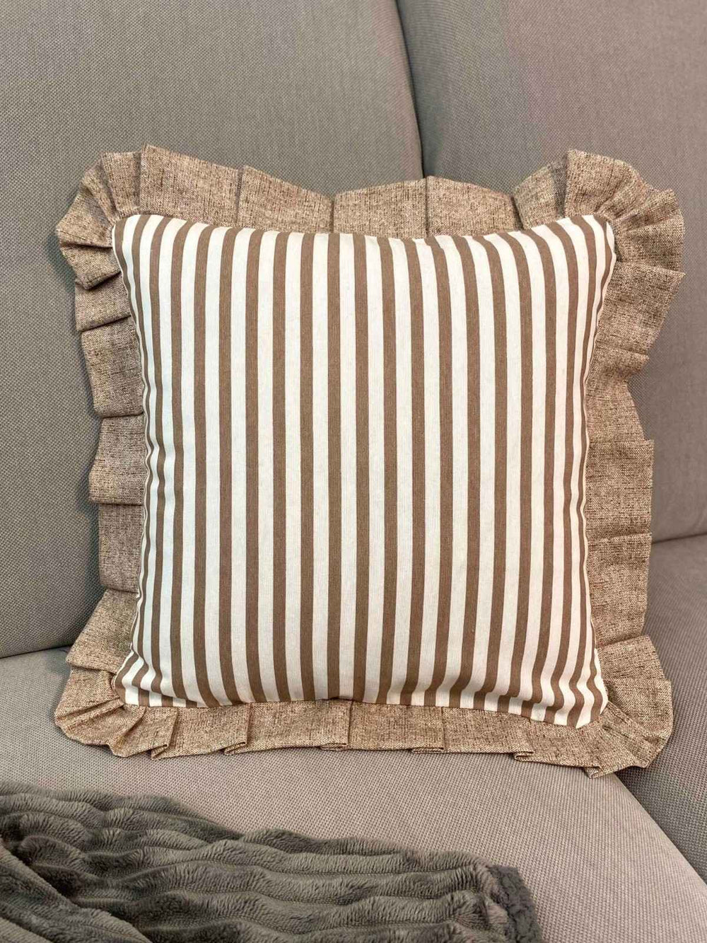 Cuscino arredo romantic fantasia righe