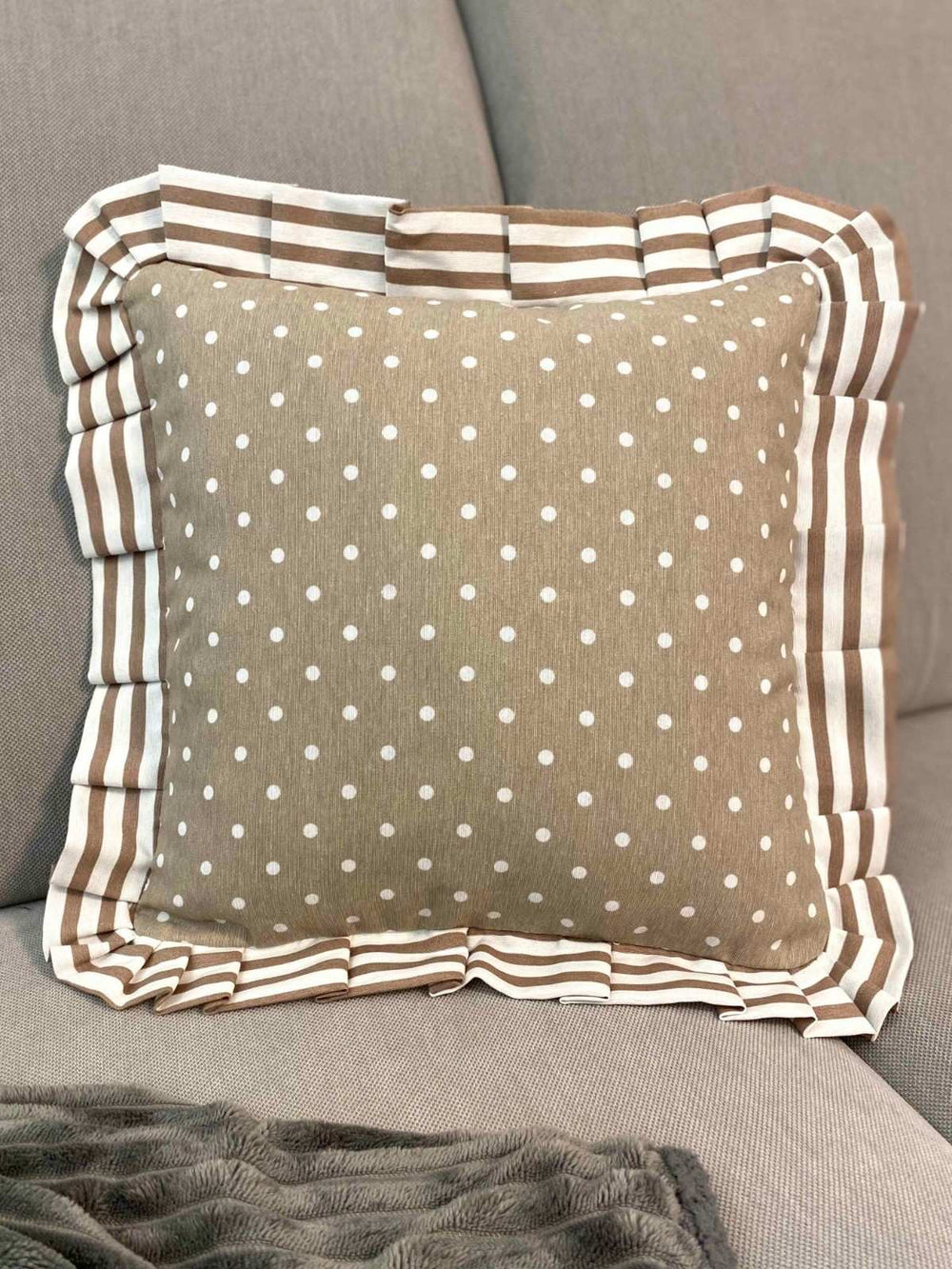 Cuscino arredo romantic fantasia pois