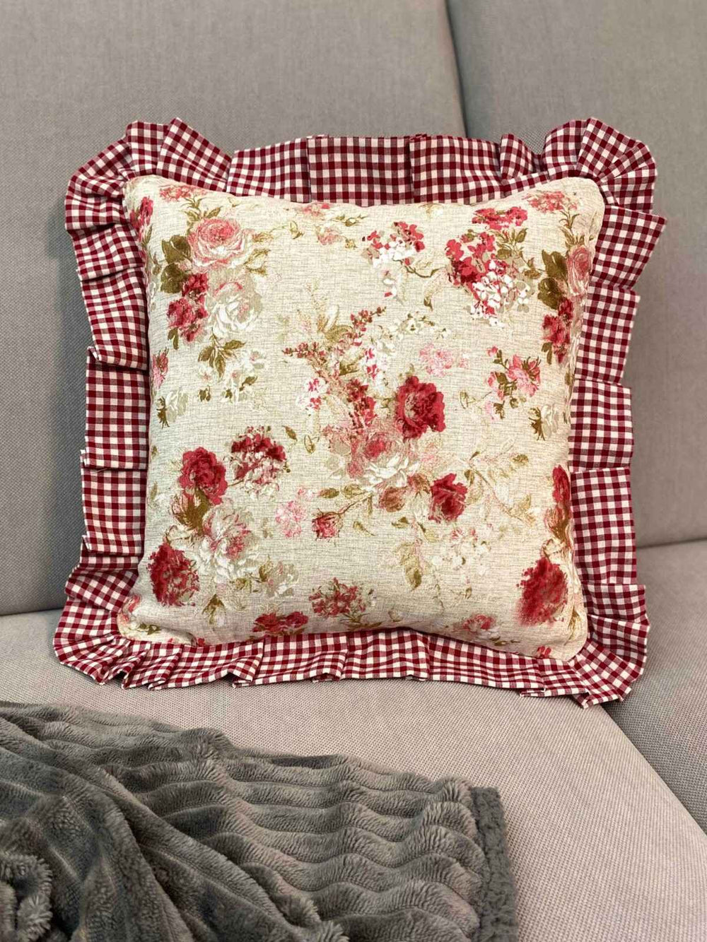 Cuscino arredo romantic fantasia floreal amaranto e quadrettato