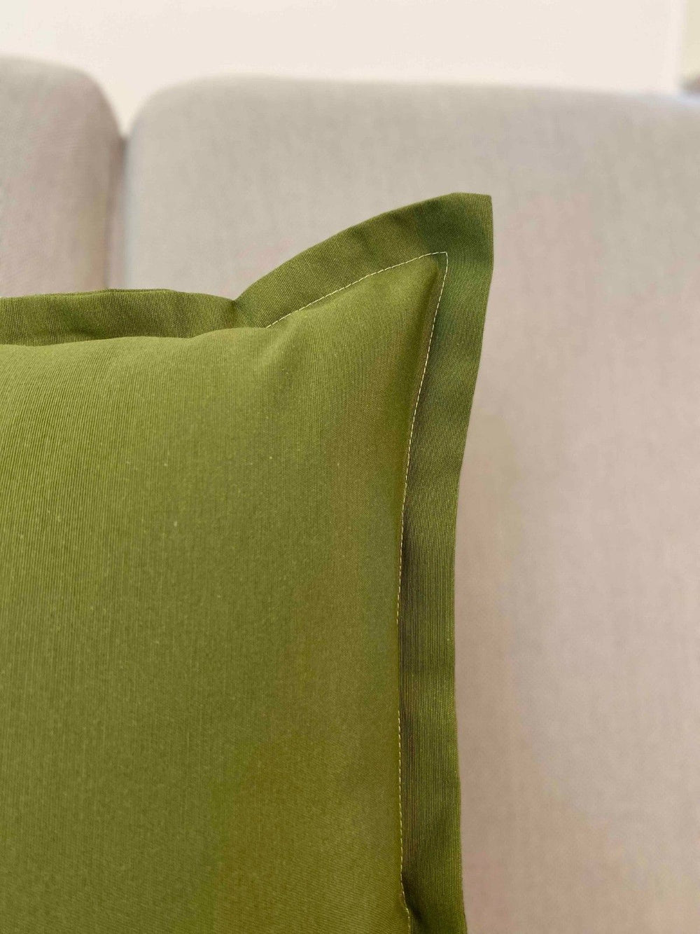 Cuscino arredo tinta unita verde oliva
