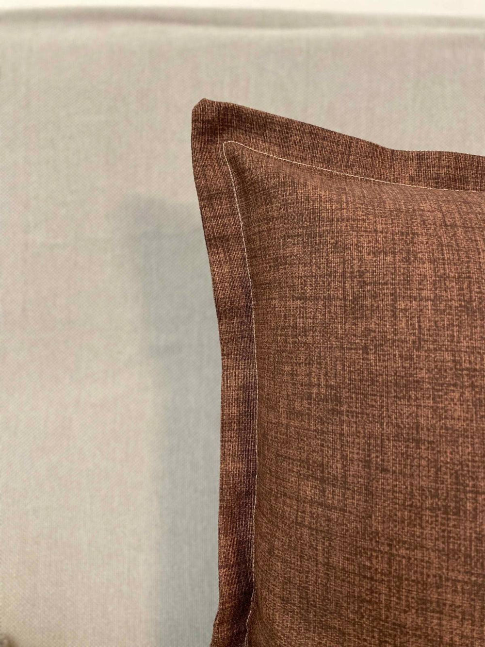 Cuscino arredo tinta unita marrone