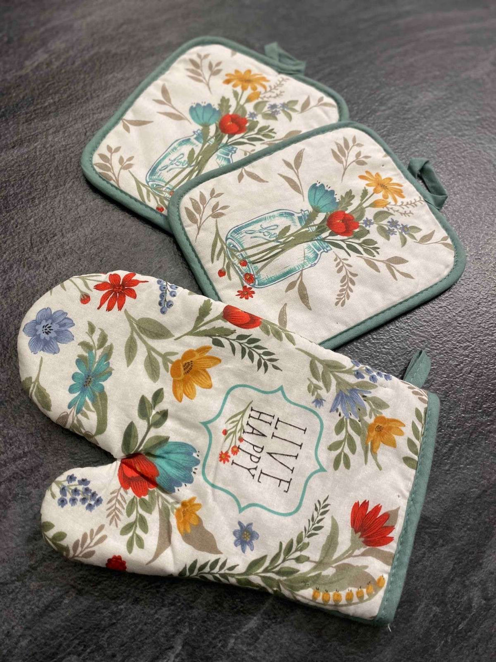 Set 5 pezzi (2presine+guantone+2strofinacci spugna)